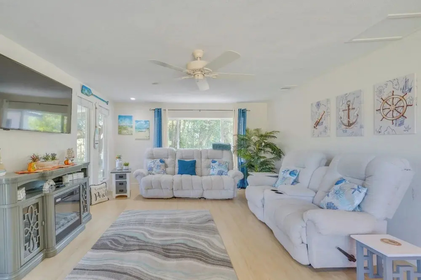 'laurel on the Lakes' Floral City Escape w/ Canoe!