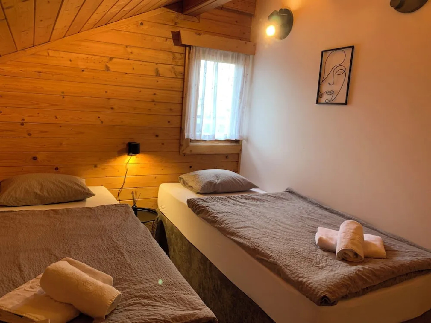 Cottage with pool playground and privacy