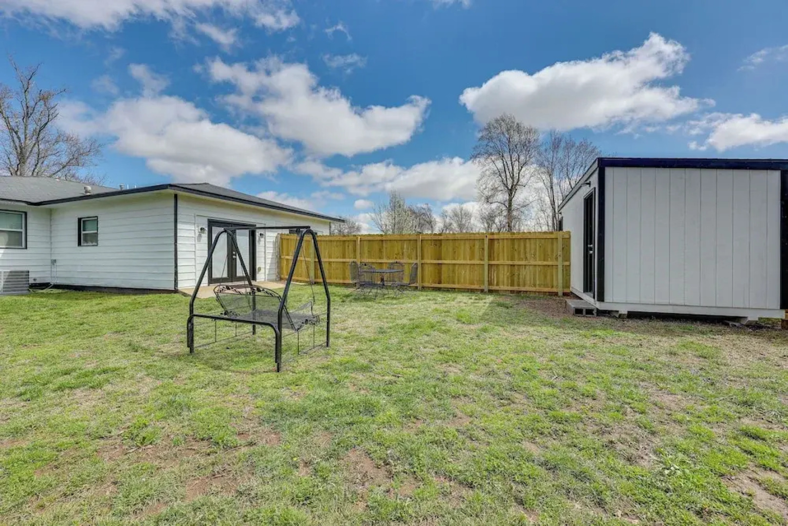 Cozy Duplex, Walk to Bentonville City Square!