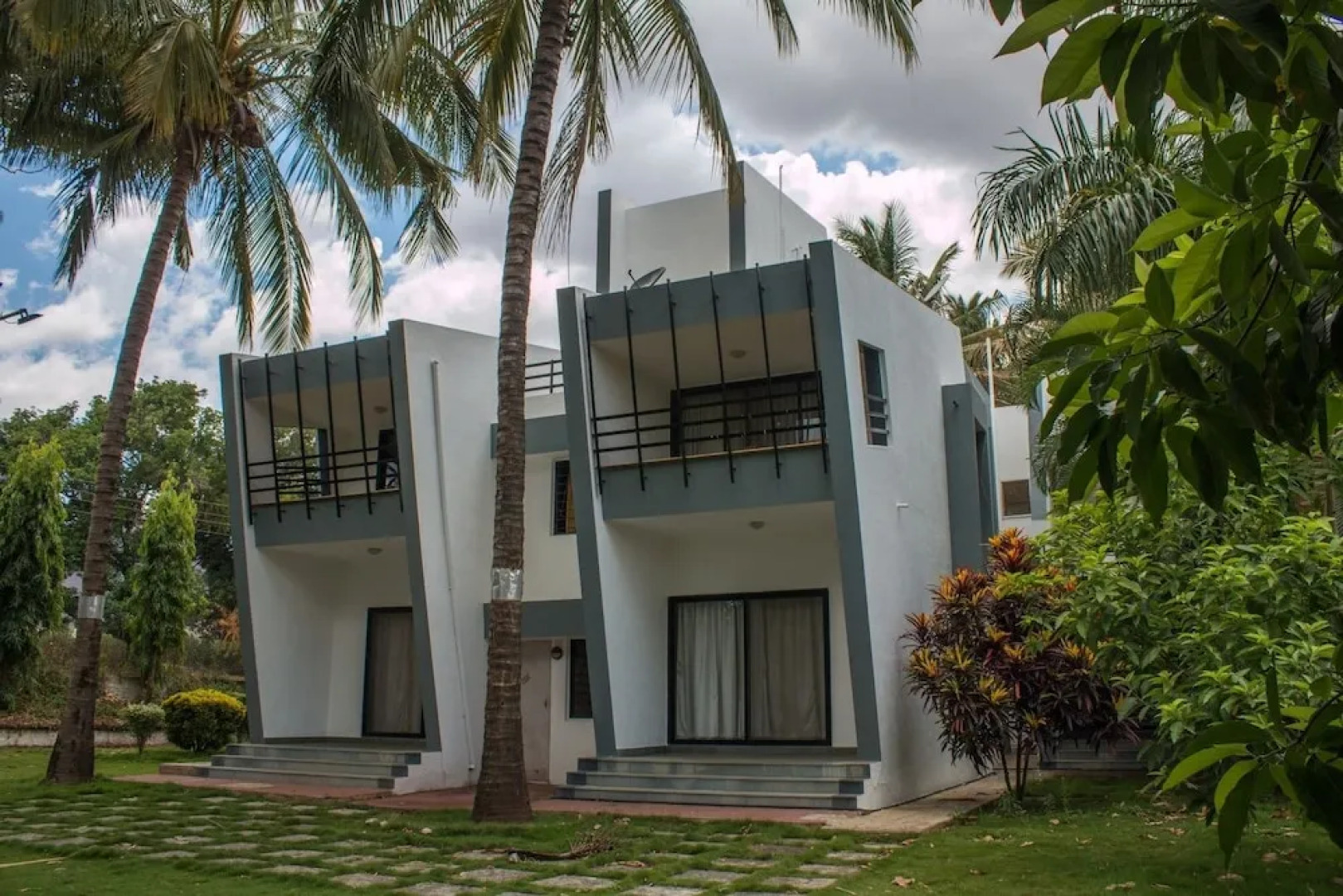 V Resorts Anandvan Wai