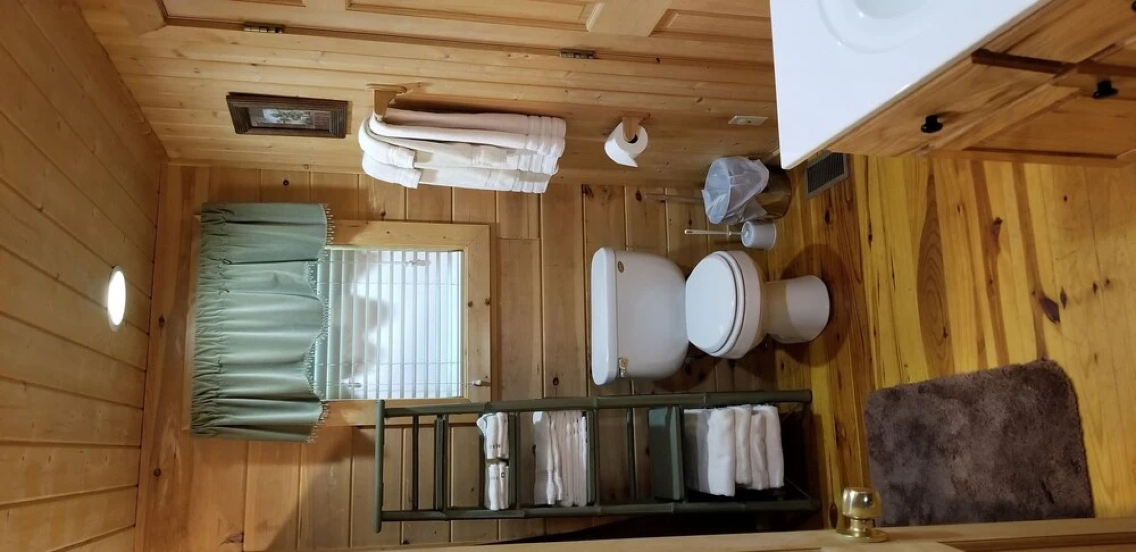 Iris Cabin at Blairsville 2 Bedrooms 2 Bathrooms Cabin