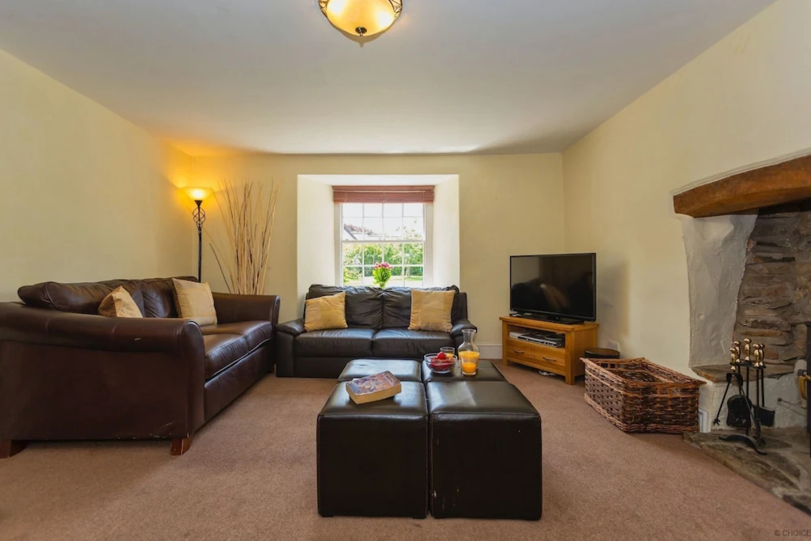 Braunton Poyers Farmhouse 6 Bedrooms