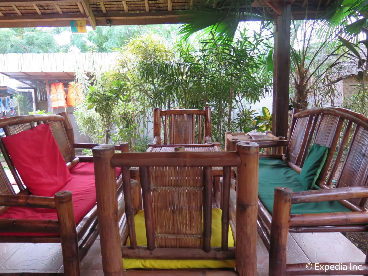 Mystic Divers Guesthouse