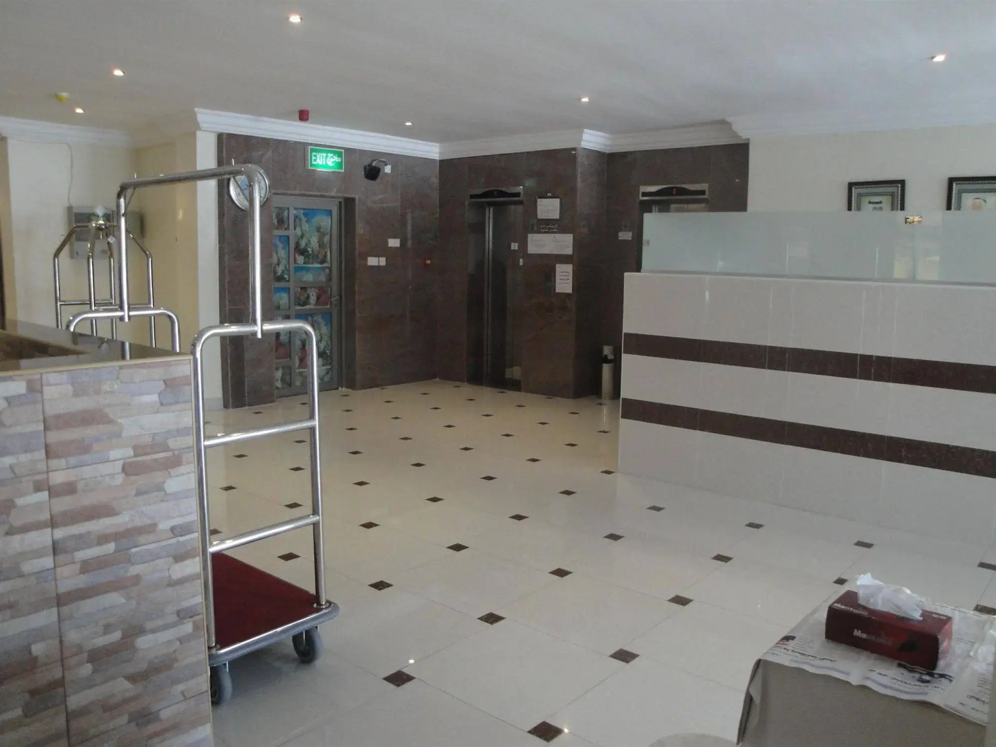 Marina Royal Hotel Suites