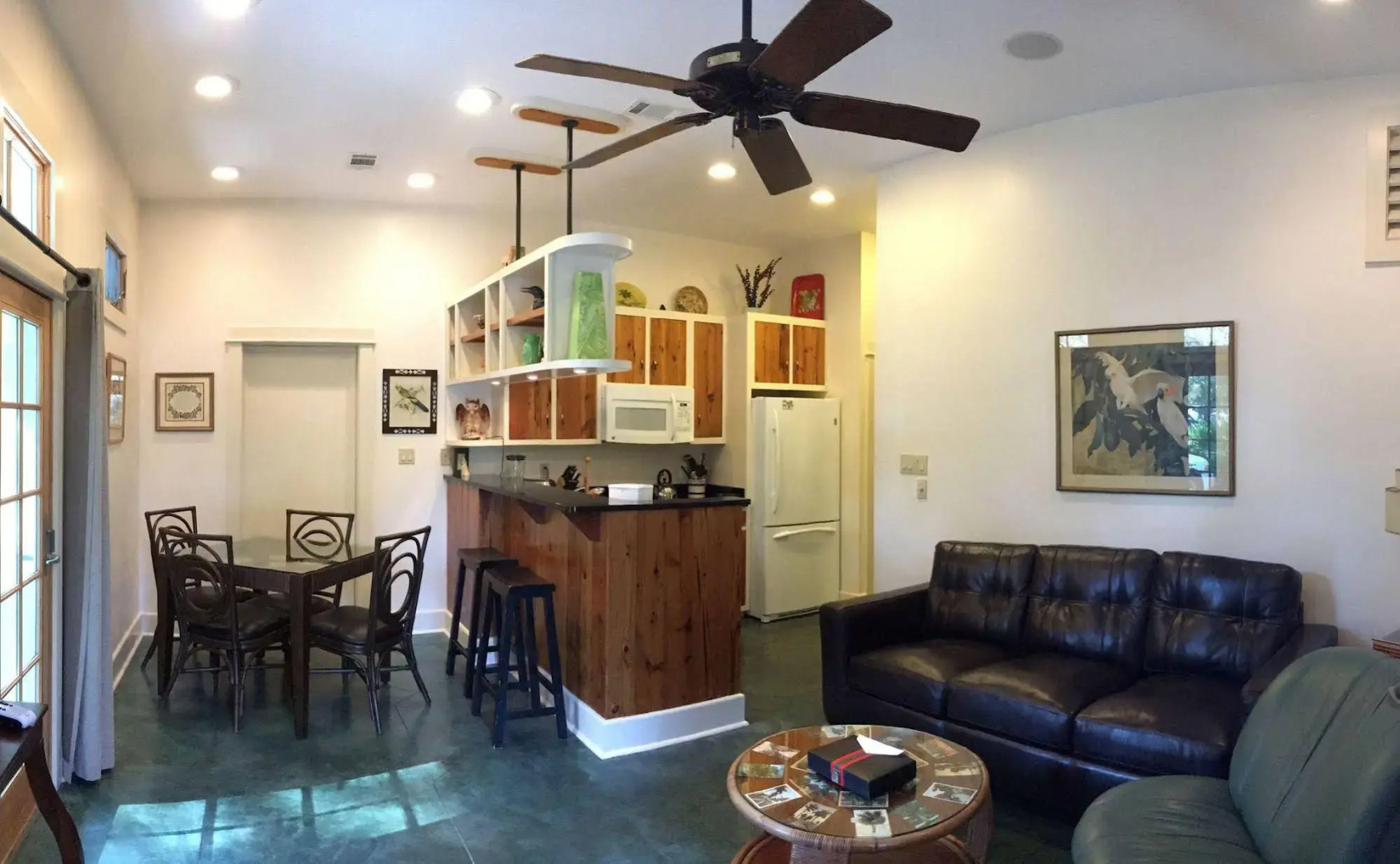 Hibiscus Coffee & Guesthouse