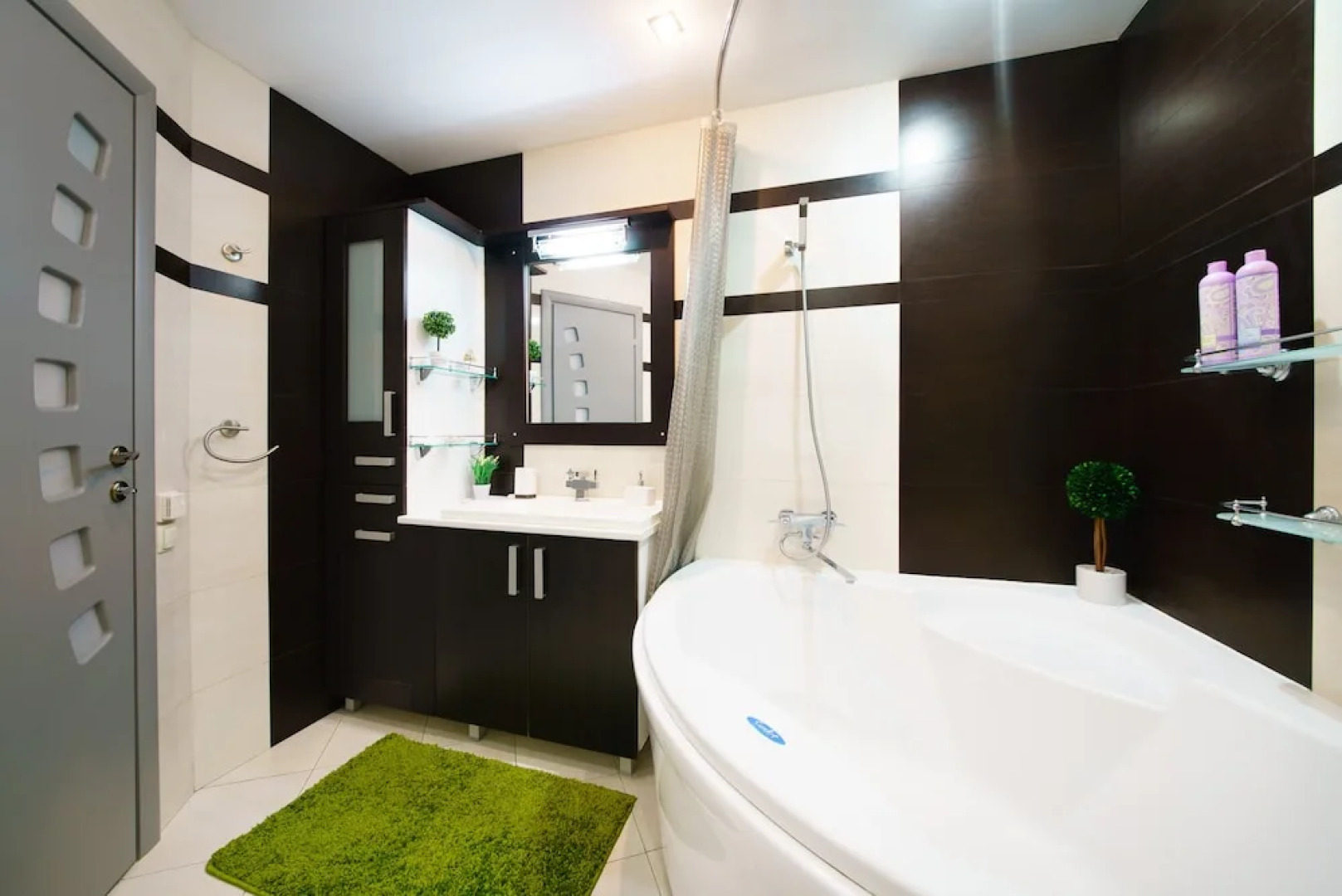 Апартаменты PaulMarie на ул. Воинов-Интернационалистов