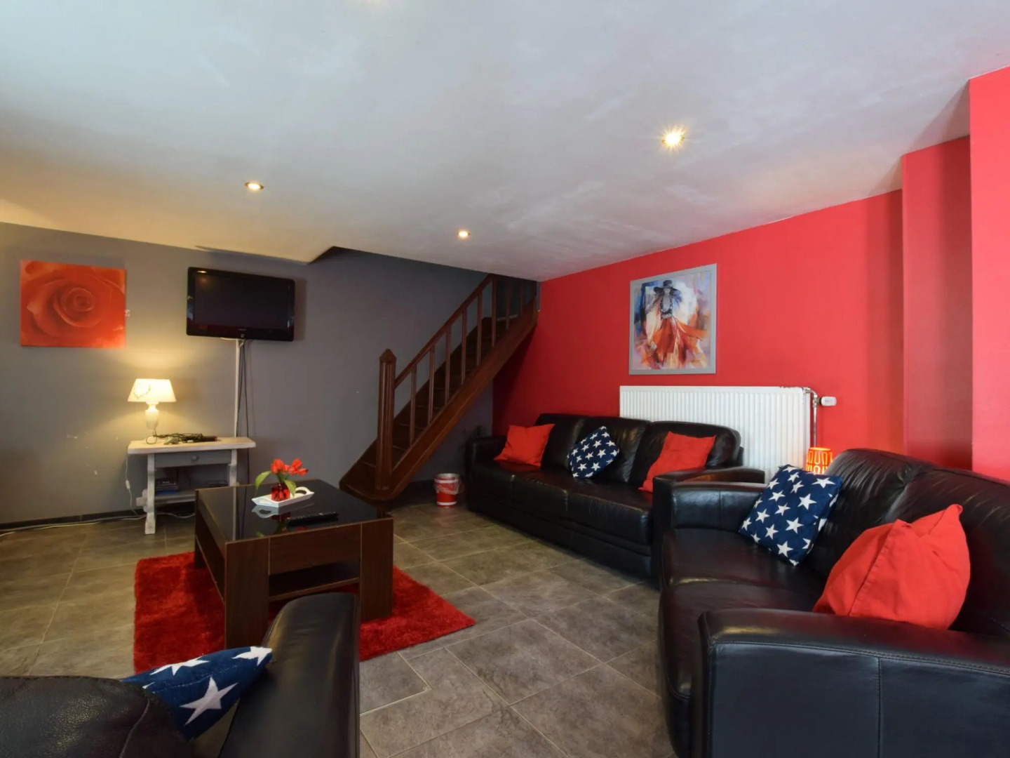 Pleasant Holiday Home with Sauna and Jacuzzi in Courtil