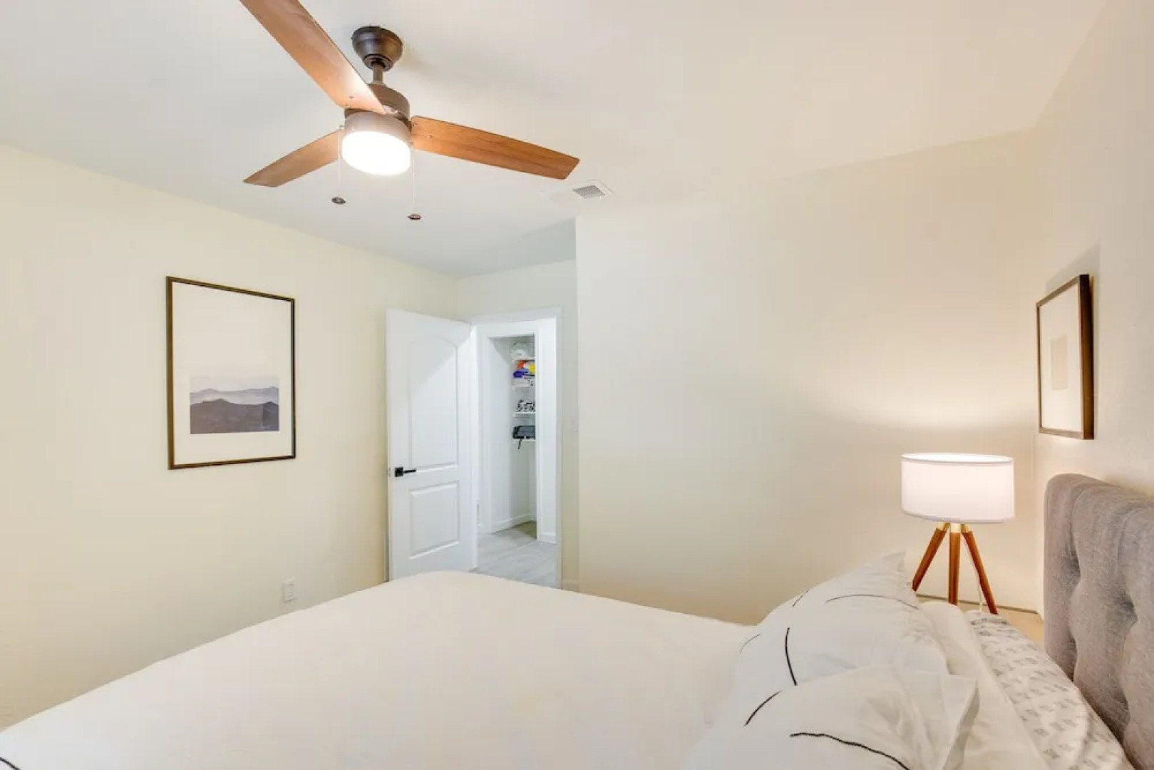 Hot Tub & Lake Access: Malakoff Retreat!