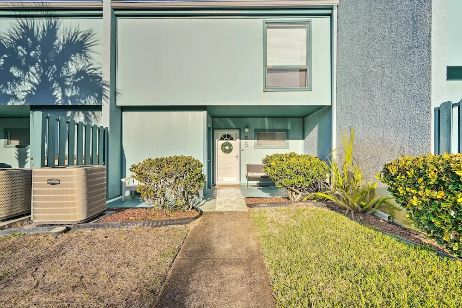 PCB Escape w/ Pool & Beach Access, Beach Chairs!