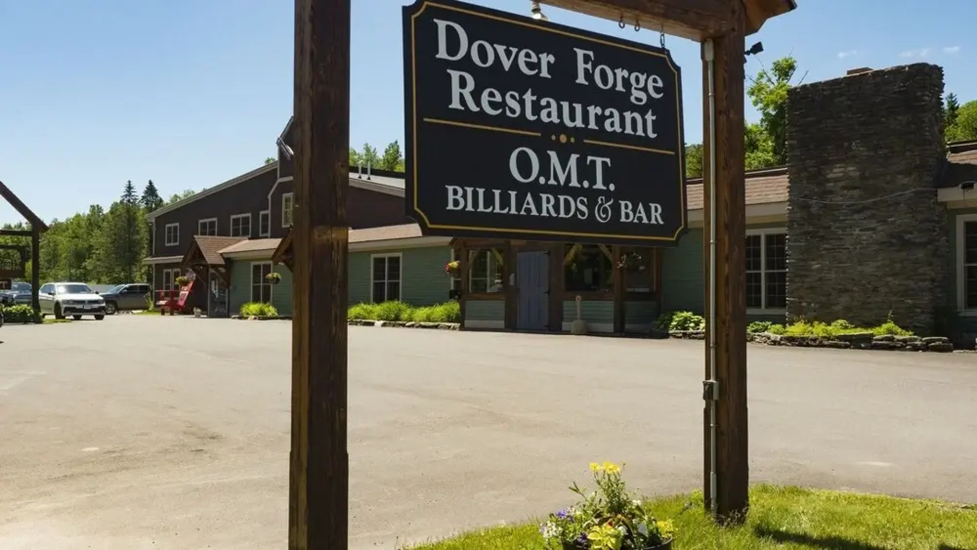 "why Not" - A Gorgeous Designer Decorated West Dover Home Located Next To Mt Snow Golf Club And Ski Mountain 5 Bedroom Home by Redawning