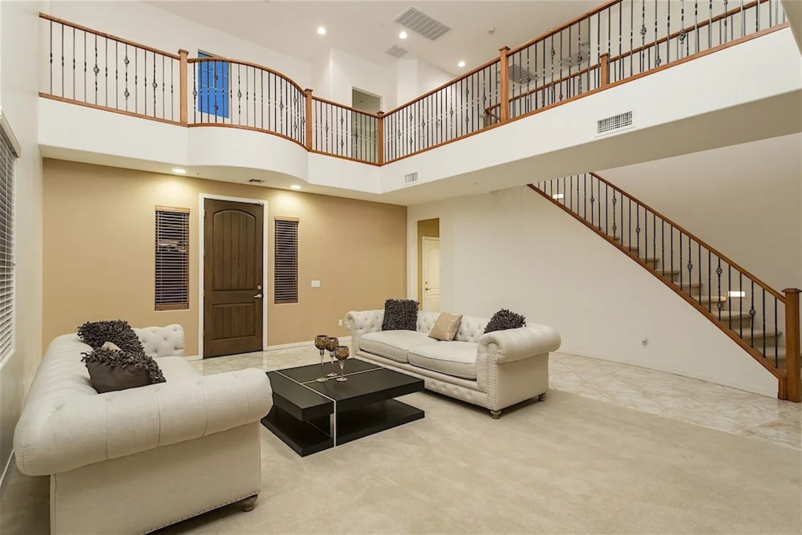 Pinnacle Vista 5 BR by Casago