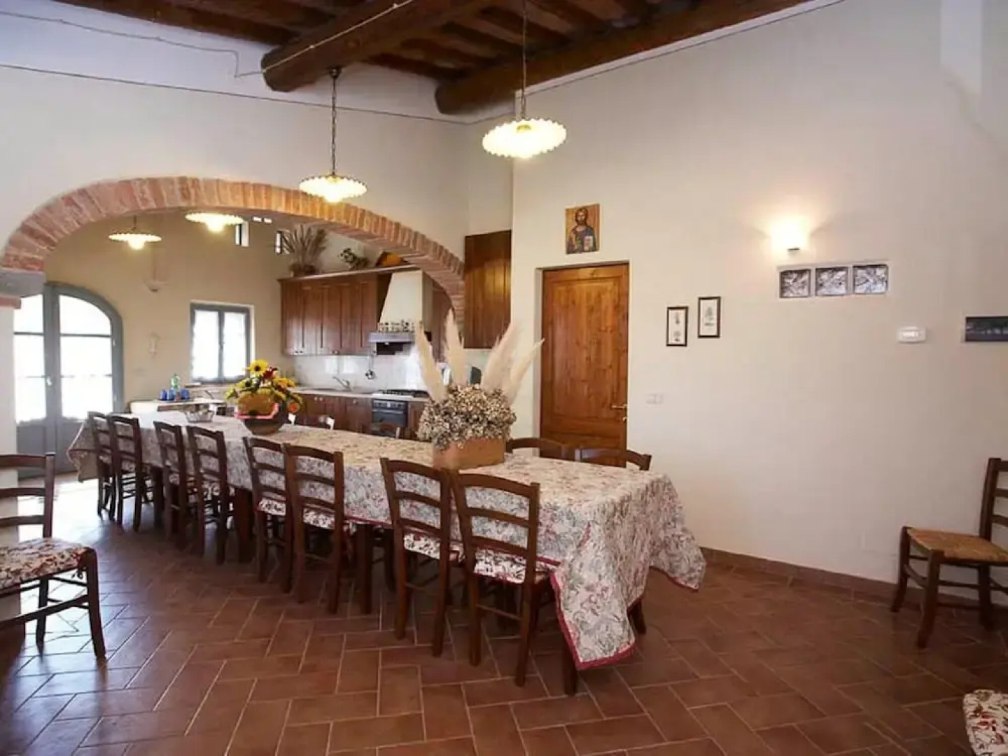 Elegant Castle Stay With Pool