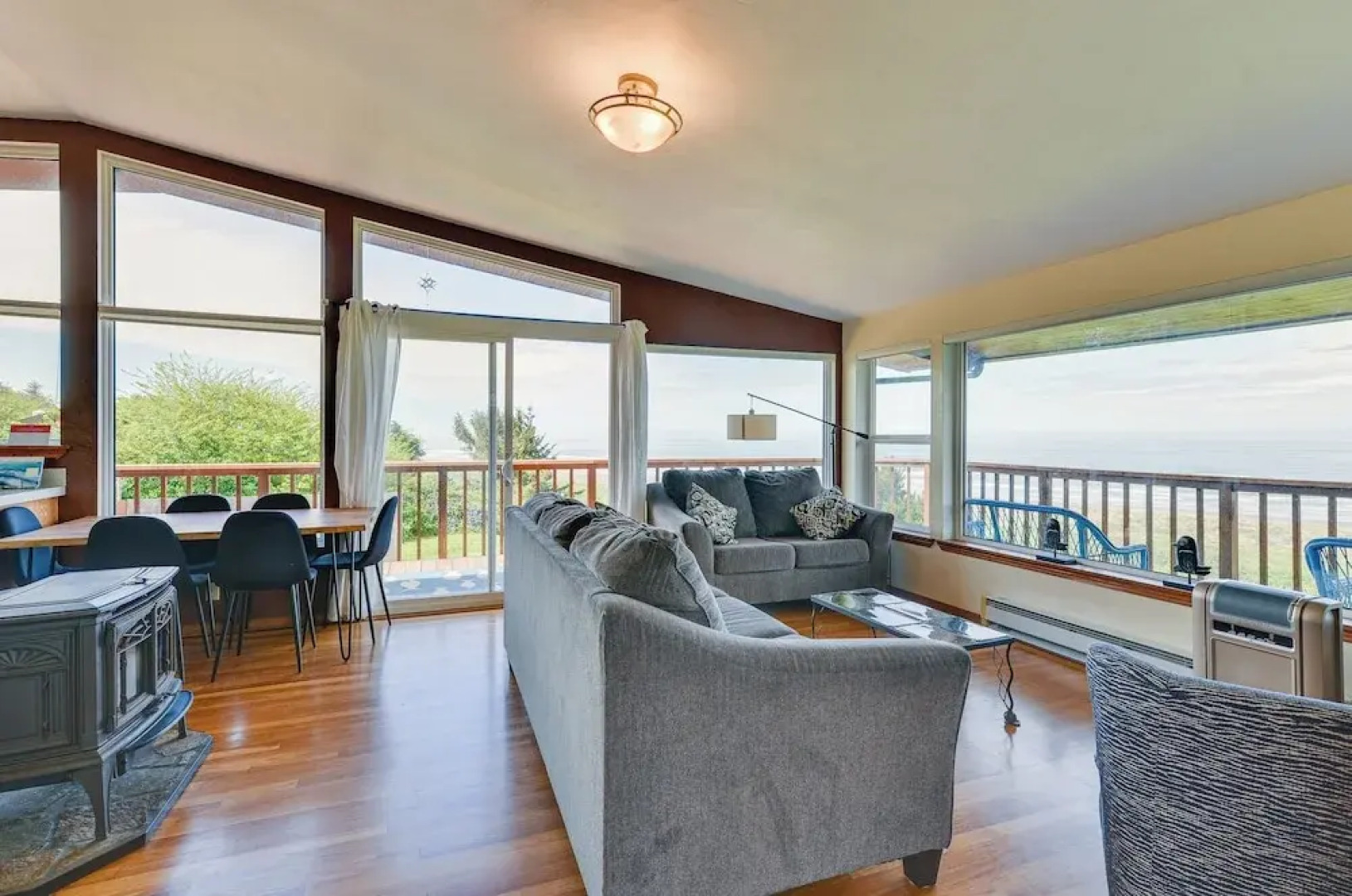 Mckinleyville Getaway w/ Hot Tub & Ocean Views!