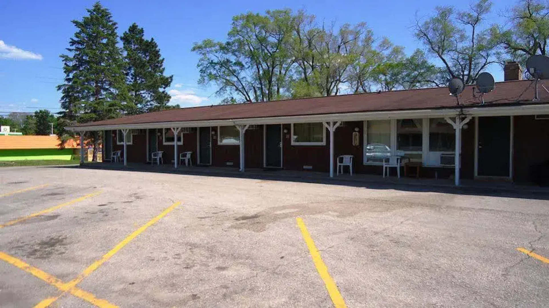 Spinning Wheel Motel