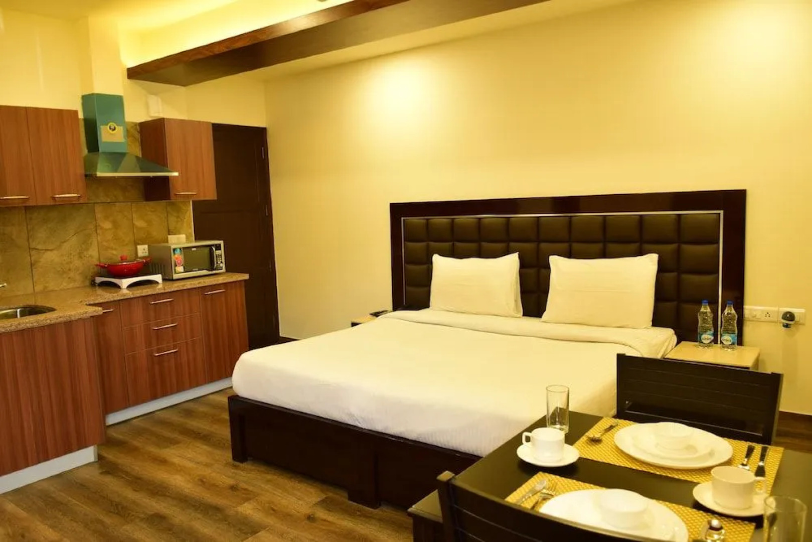 When In Gurgaon - Service Apartments Next to Artemis Hospital