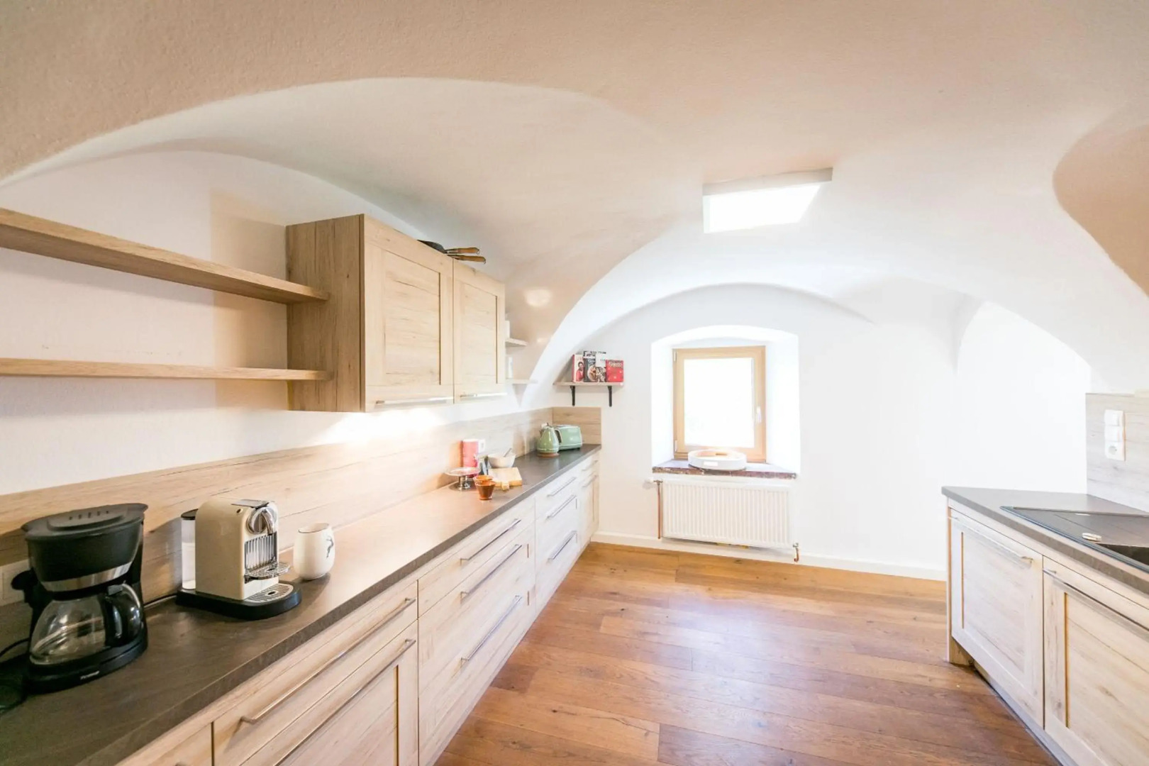 Chalet Green Pastures, romantic country side farm with pool near Salzburg