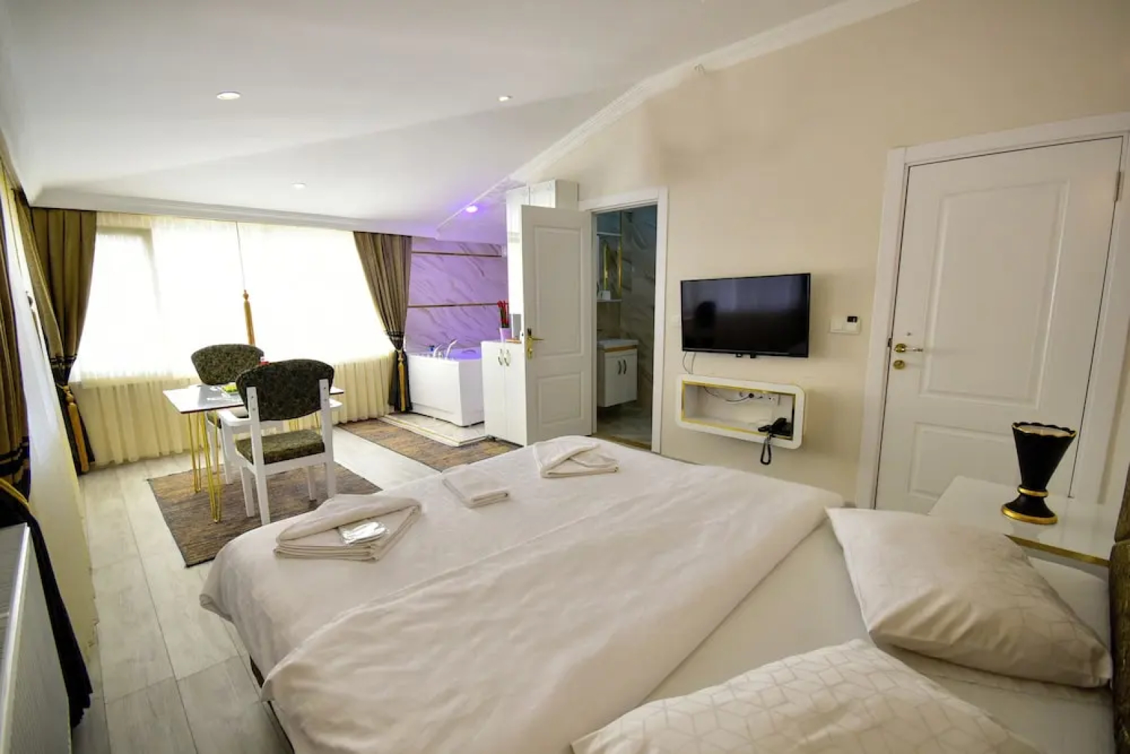 Loca Suit Otel