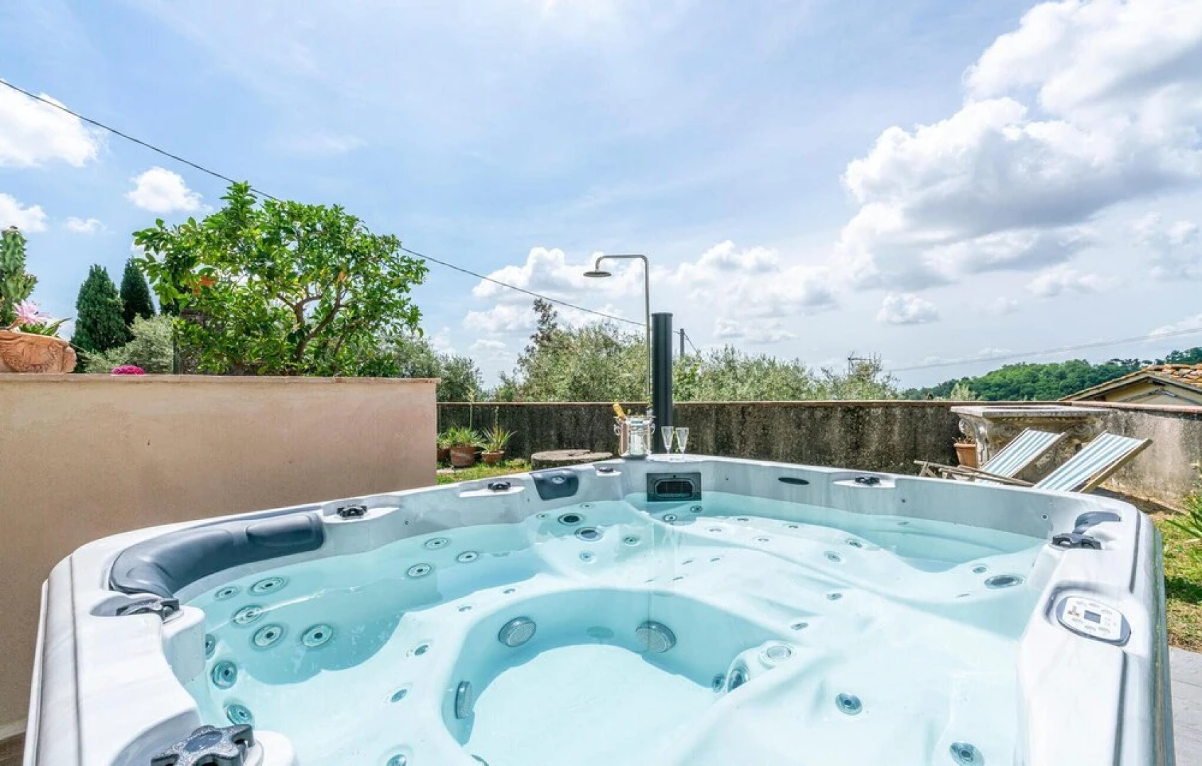 Amazing Home in Pescia With 3 Bedrooms, Jacuzzi and Wifi