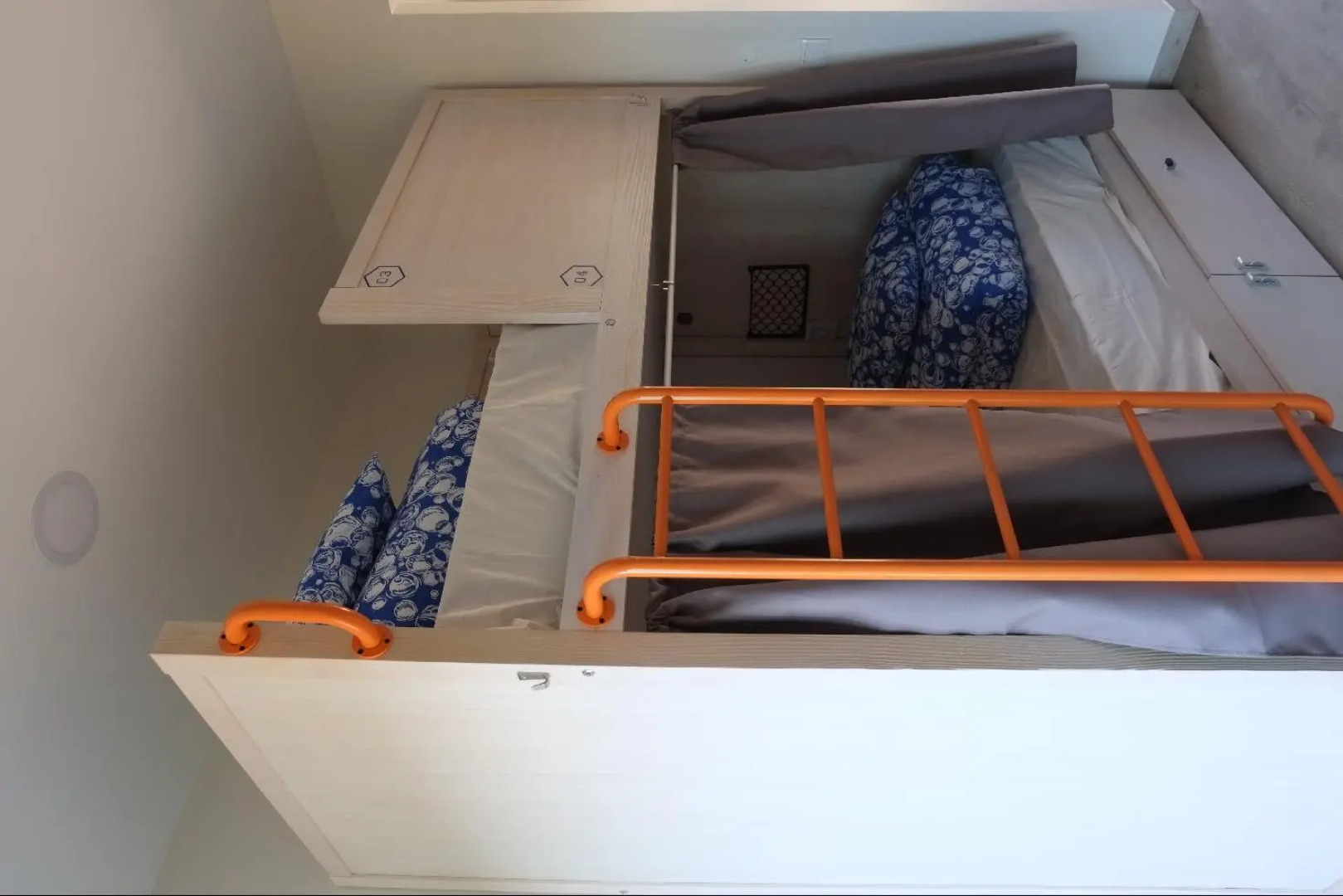 Хостел WOT Ericeira Surf Social