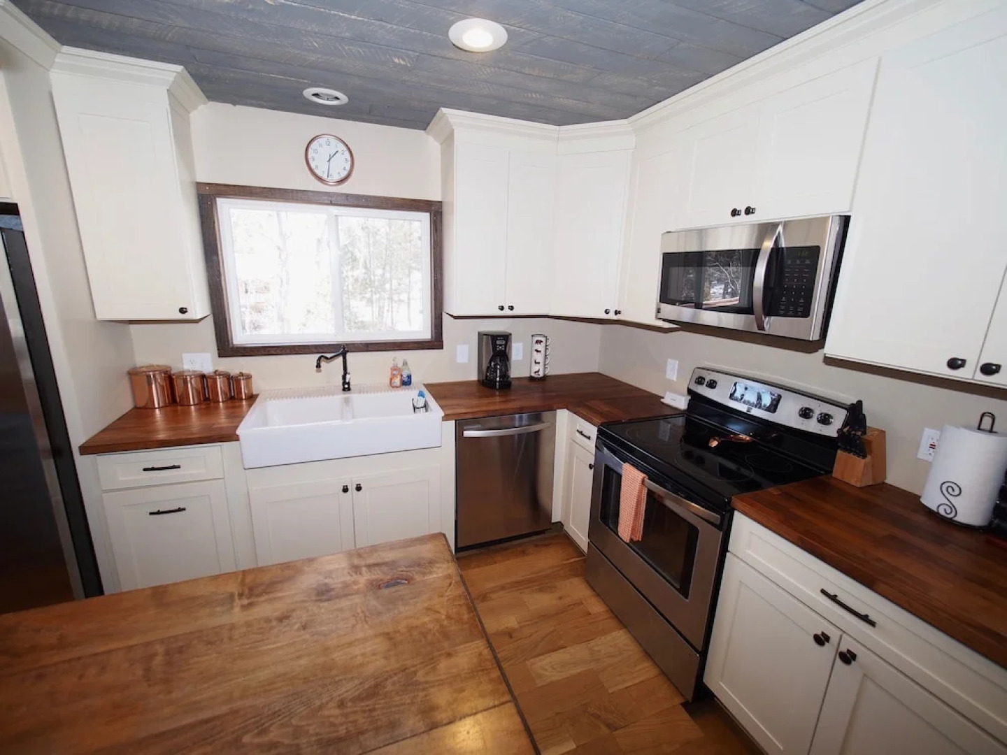 Rippling Waters- 4 Bedroom With hot tub on Chalk Creek 4 Bedrooms 2 Ba