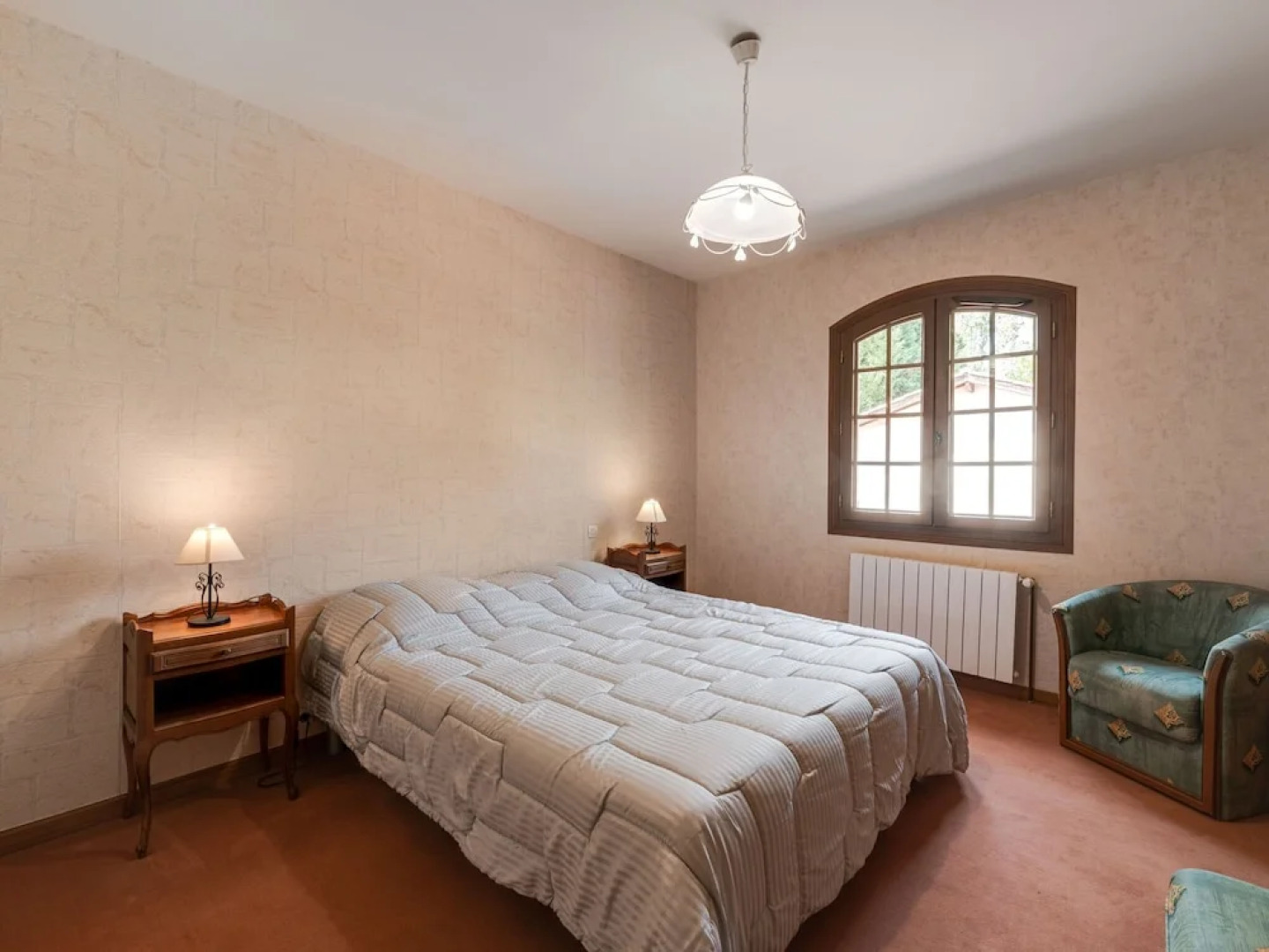 Beautiful Villa with Private Garden in Pineuilh Aquitaine