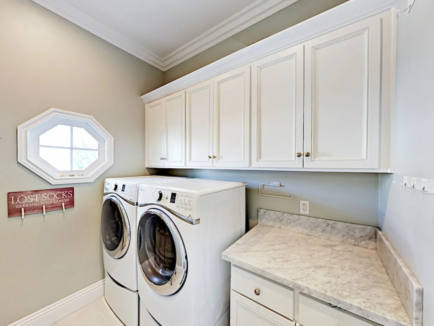 3625 Sunset Home 3 Bedrooms 2.5 Bathrooms Home