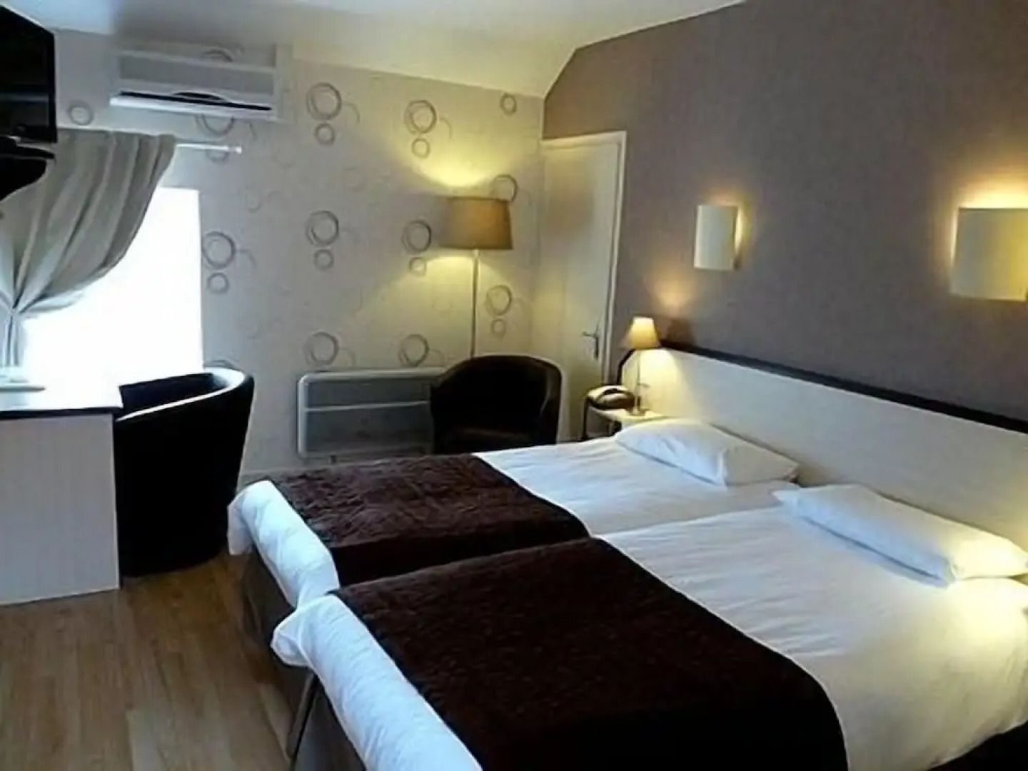 Aux Maisons (Relais du Silence)