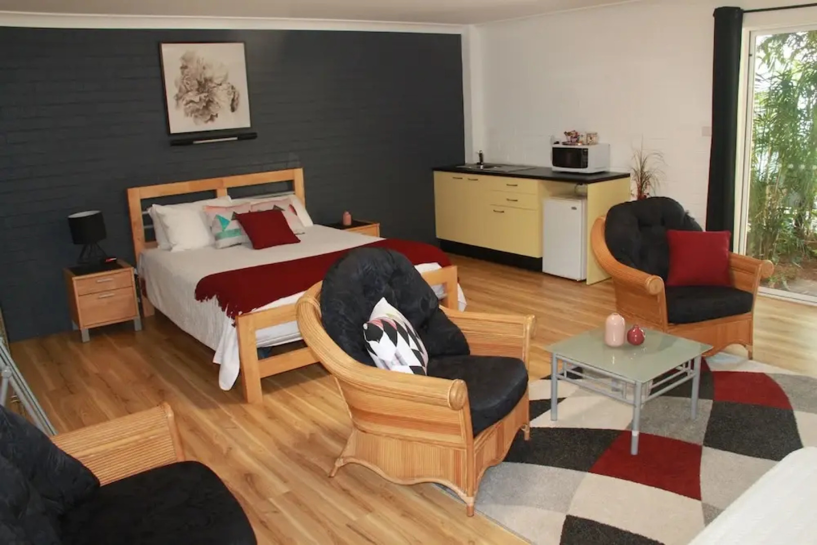 Salamander Beach Accommodation Adults Only