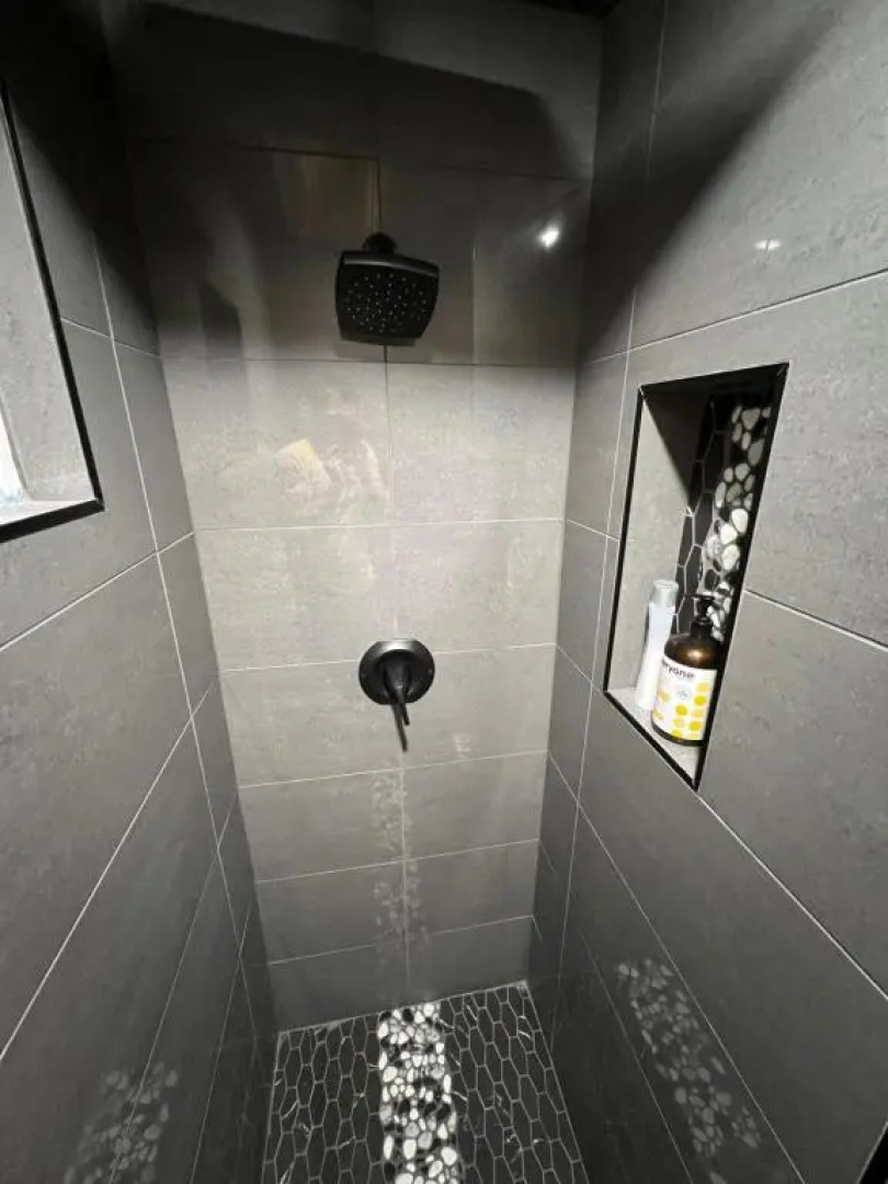 Cozy Orchard Garden Tiny House w Hottub AC Firepit