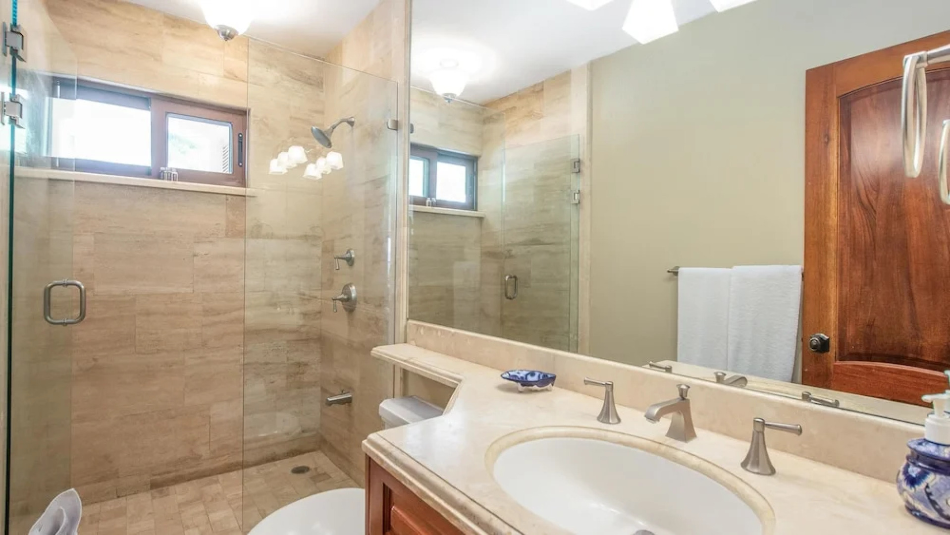 Chic Condo with a Stylish Coastal Design in an Exclusive Condo Community with Direct Beach Access