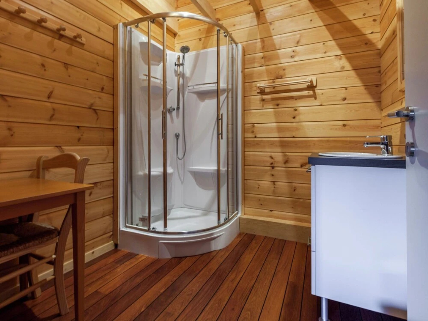 Modern Holiday Home in Vresse-sur-Semois with Kayaking