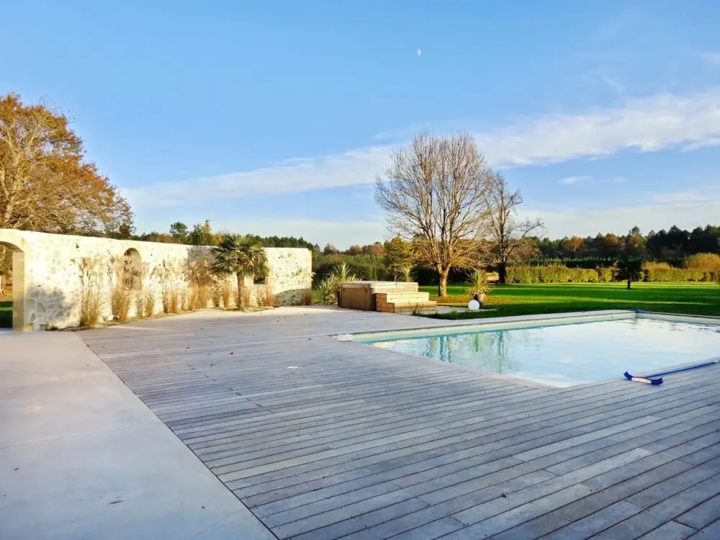 Villa With 5 Bedrooms in Saint-germain-d'esteuil, With Private Pool, Enclosed Garden and Wifi - 20 km From the Beach