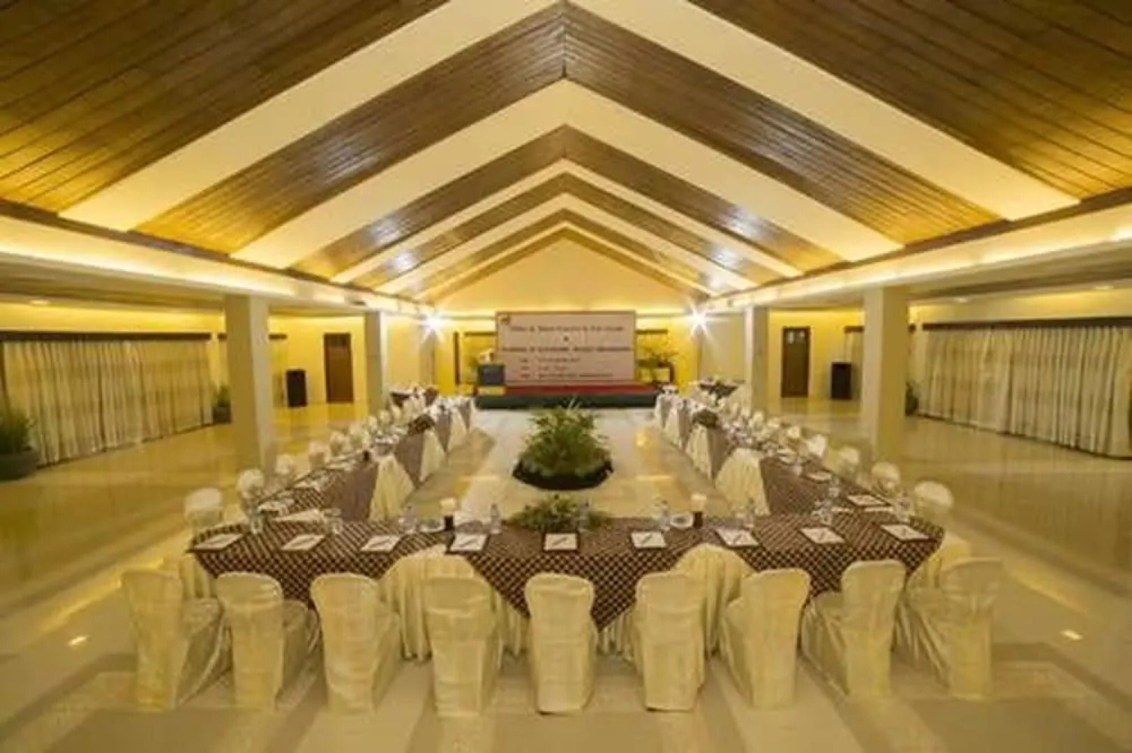 Sunny Paradise Resort