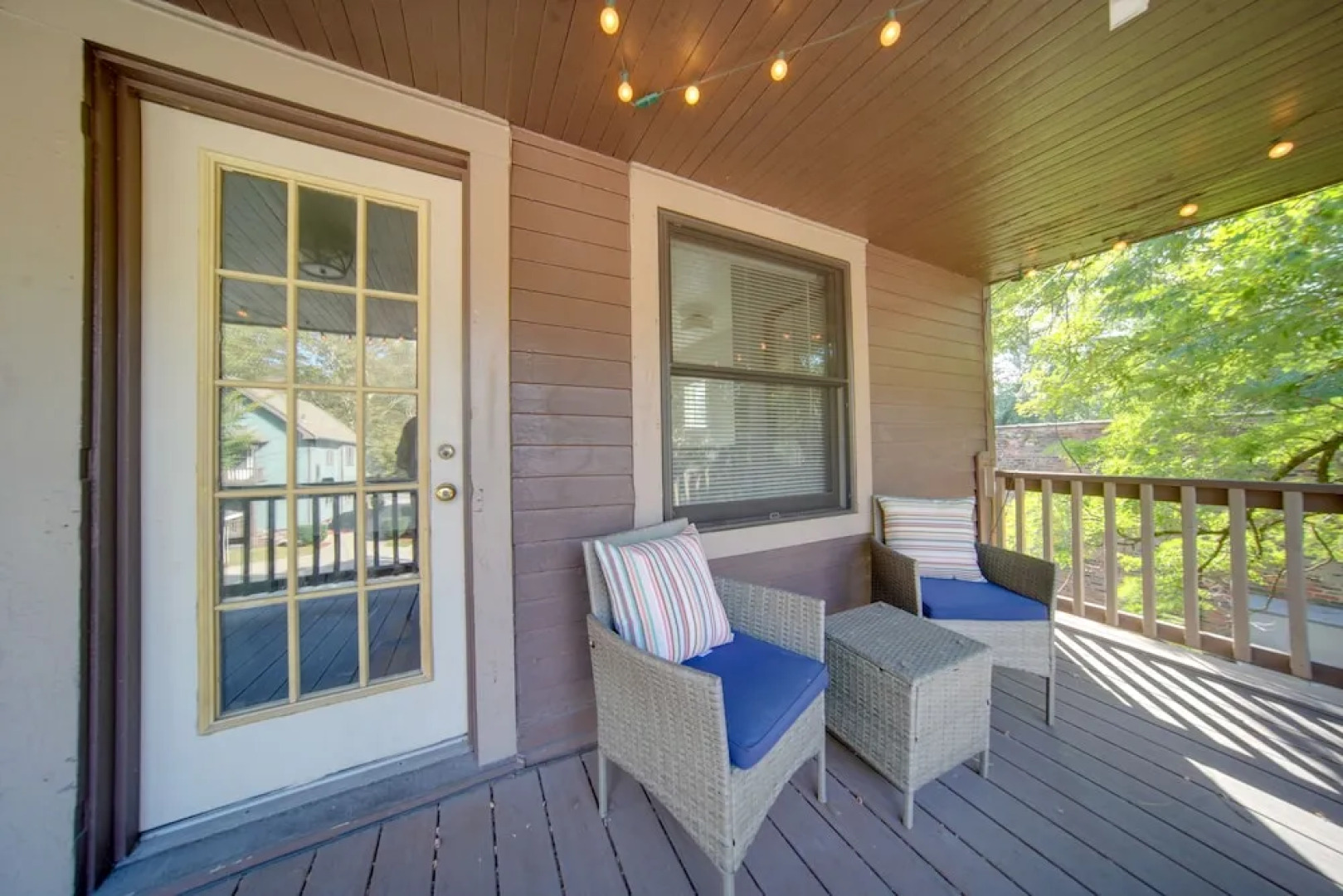 < 3 Mi to Dtwn: Cleveland Apt w/ Deck & Wet Bar