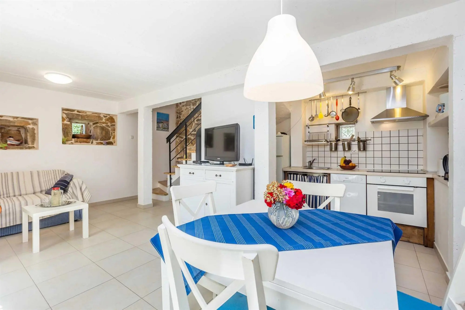 Holiday House Lara 04401