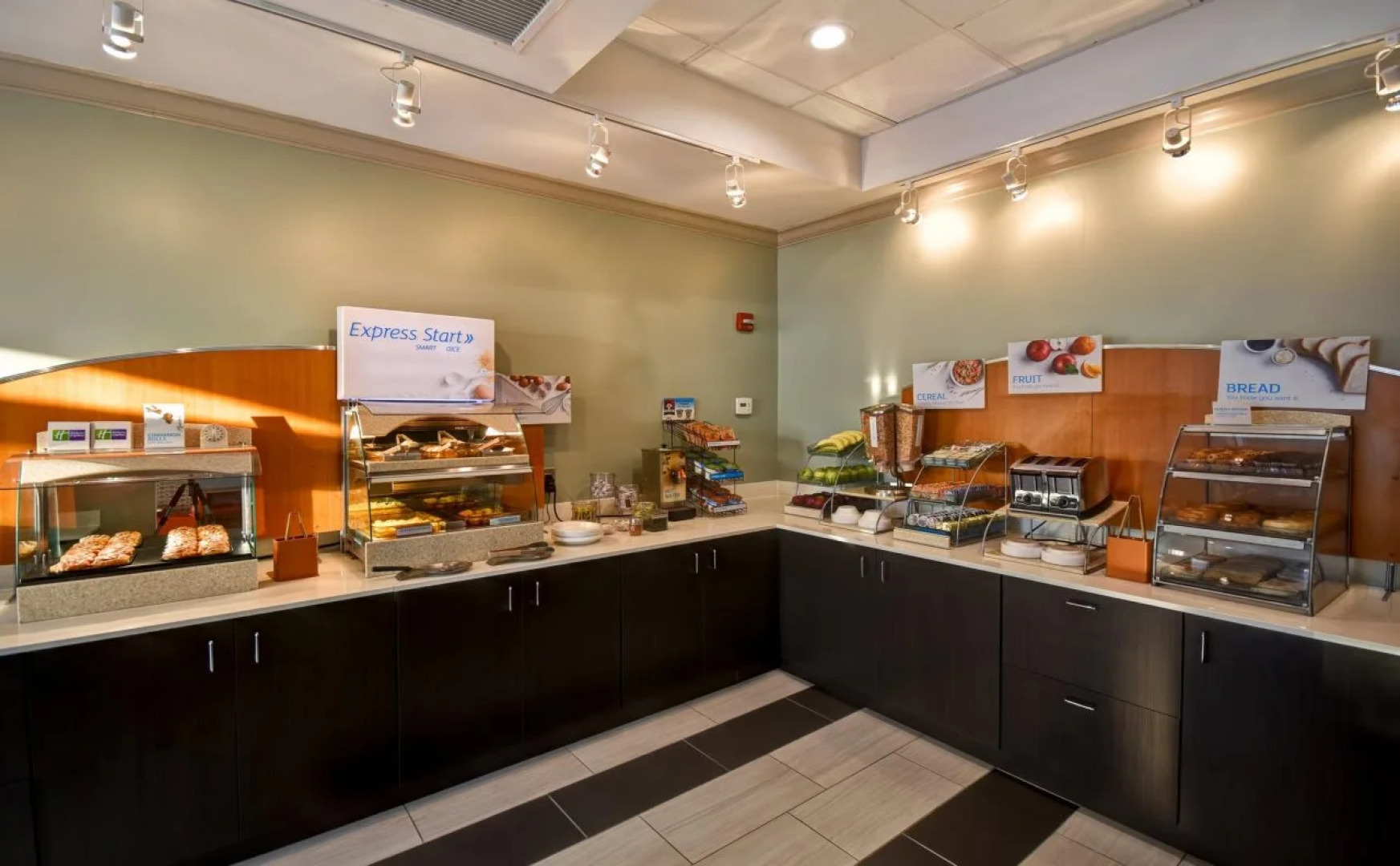 Holiday Inn Express & Suites Schererville by IHG