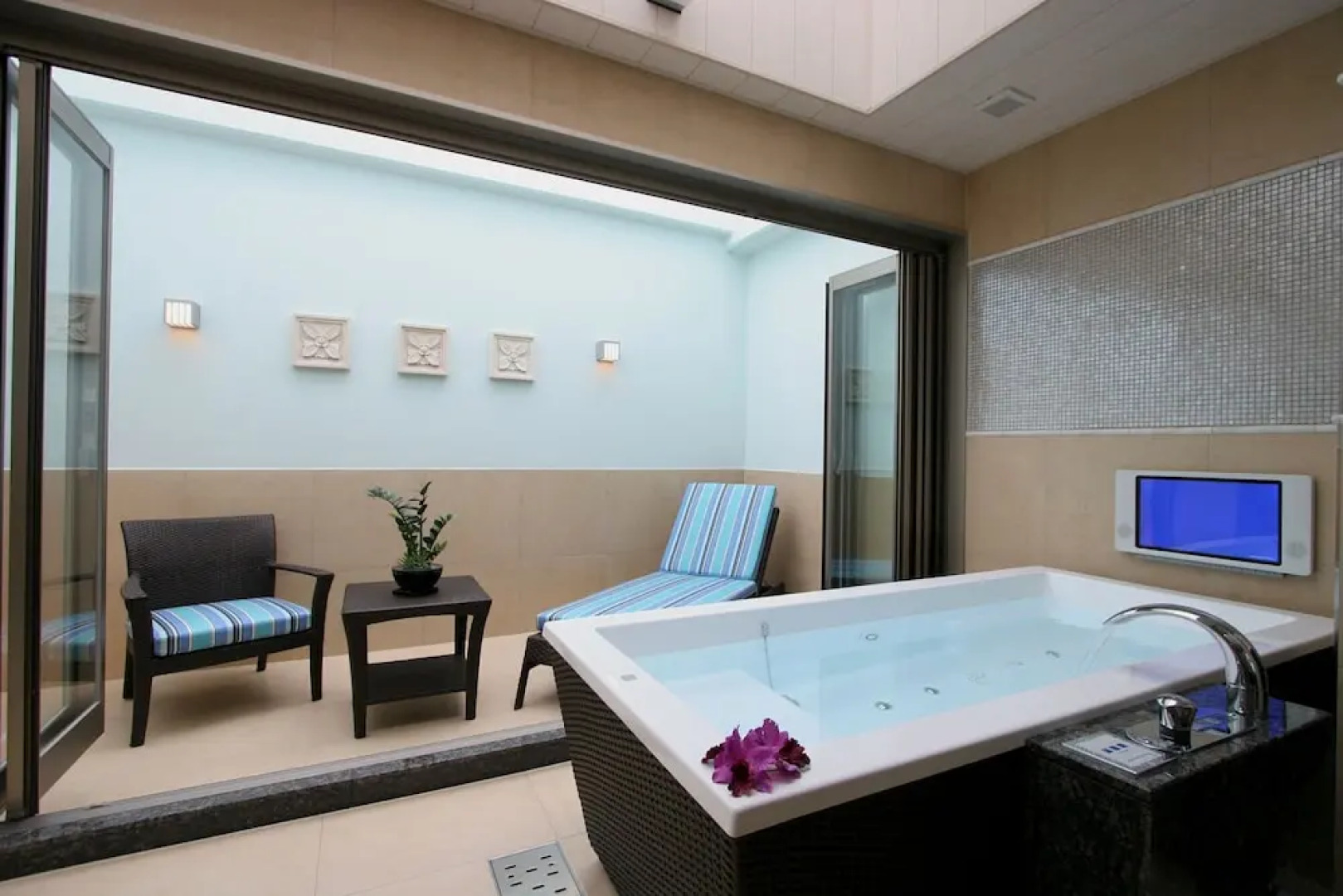 HOTEL W - Adults Only