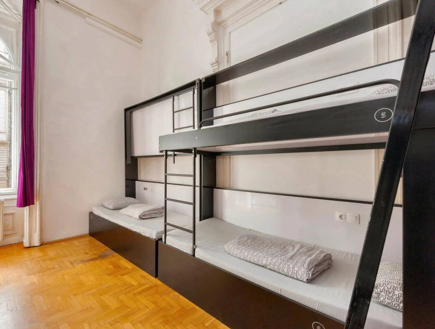 Adagio Hostel Basilica