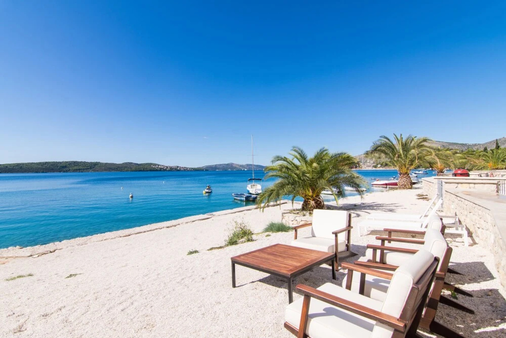 Livingstone Beach House