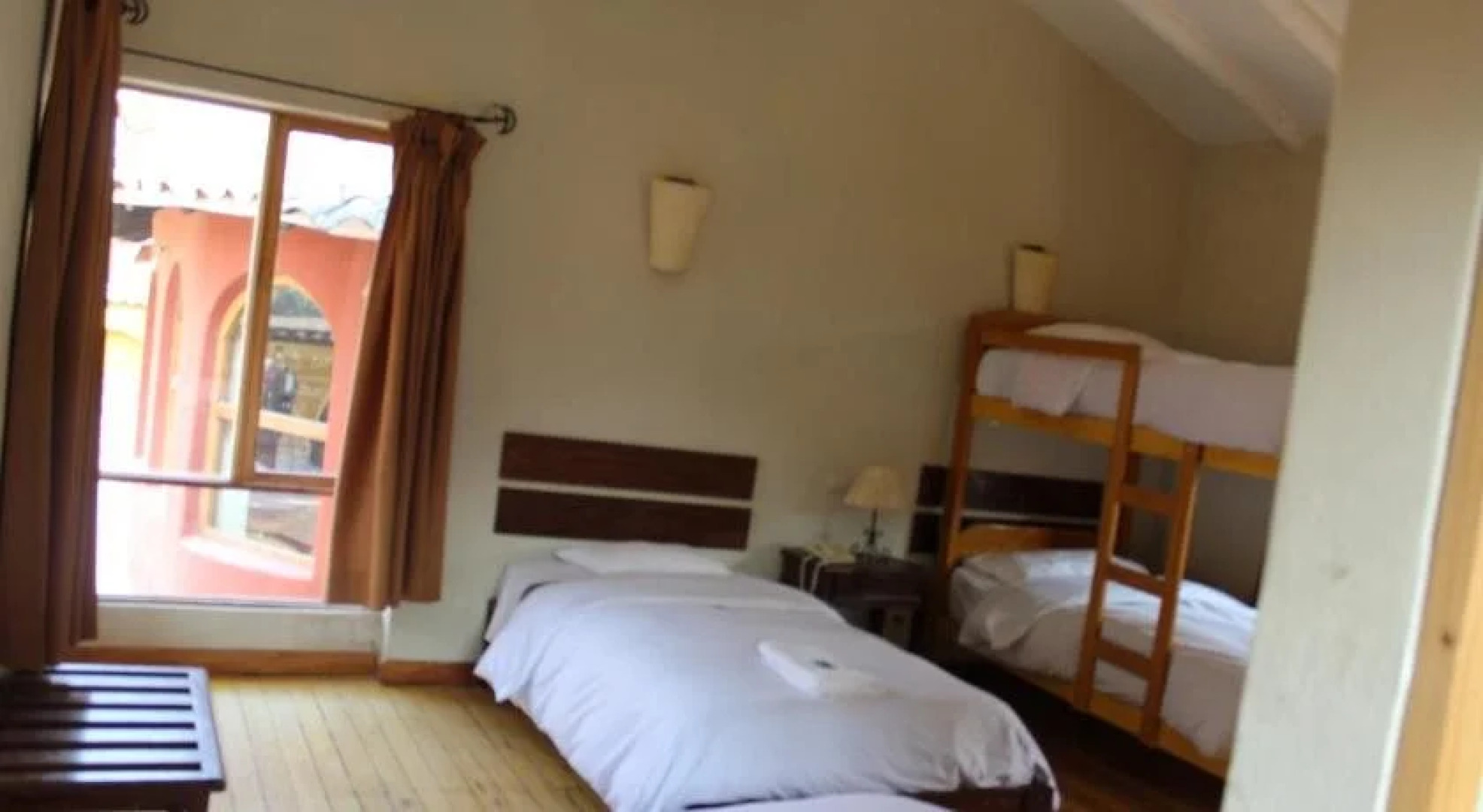 Flying Dog Hostels Urubamba