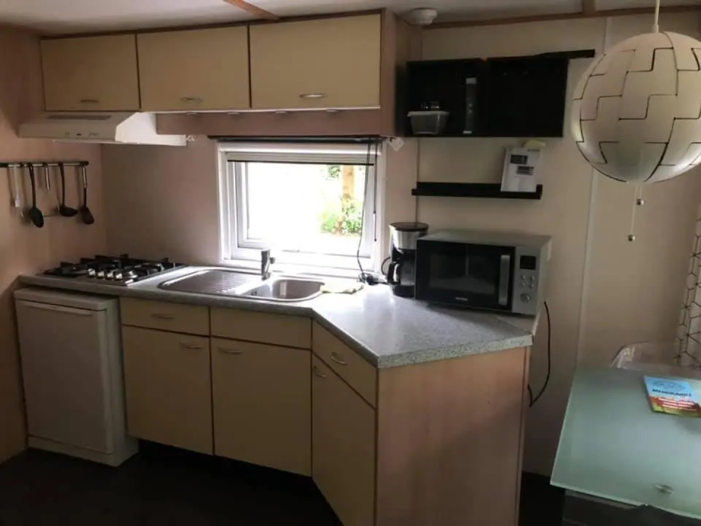 Chalet 4-5 Pers in Epe F16 Van alle gemakken voorzien Max aantal volwassenen is 4