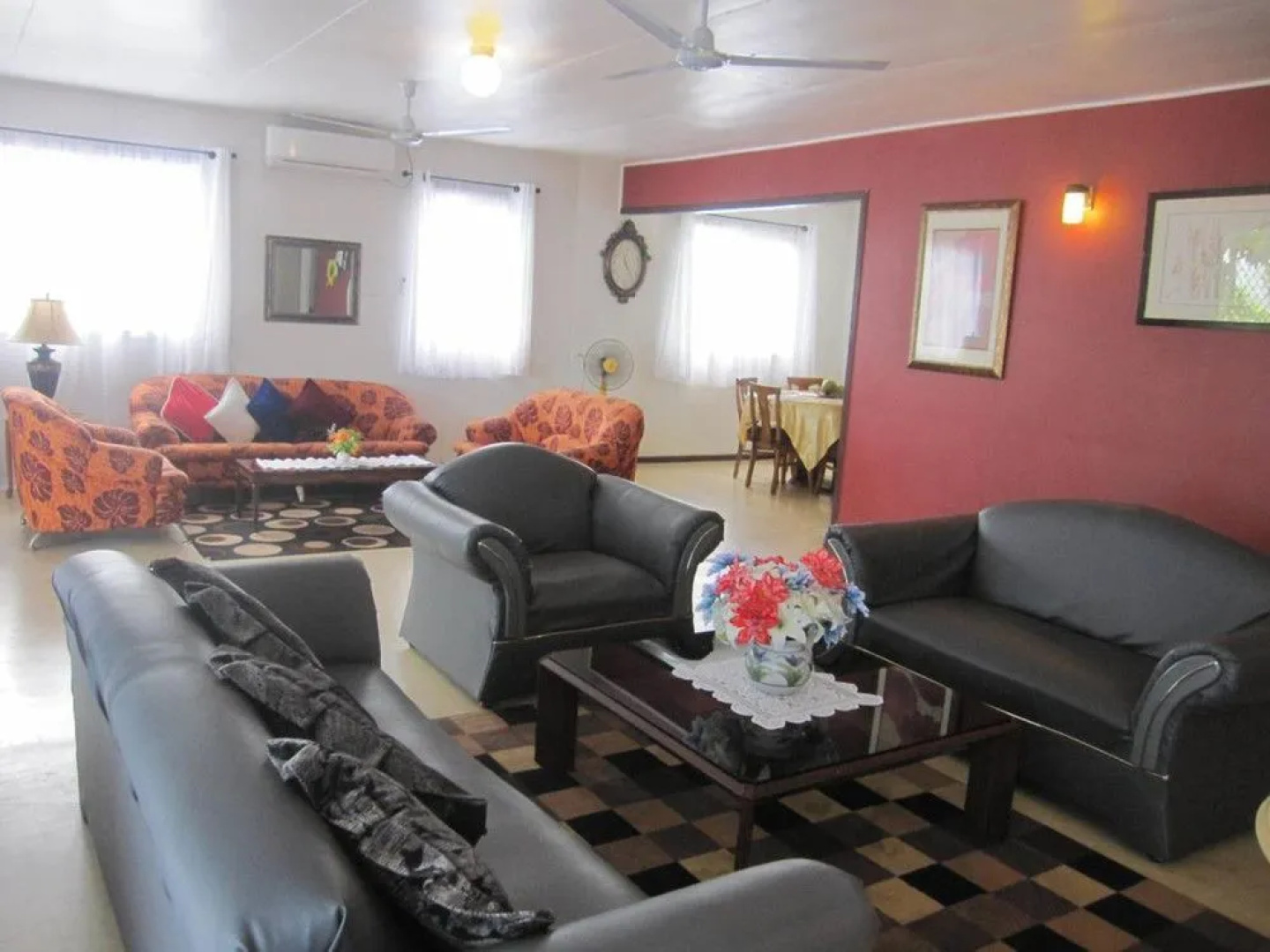 Captain Cook Apartments