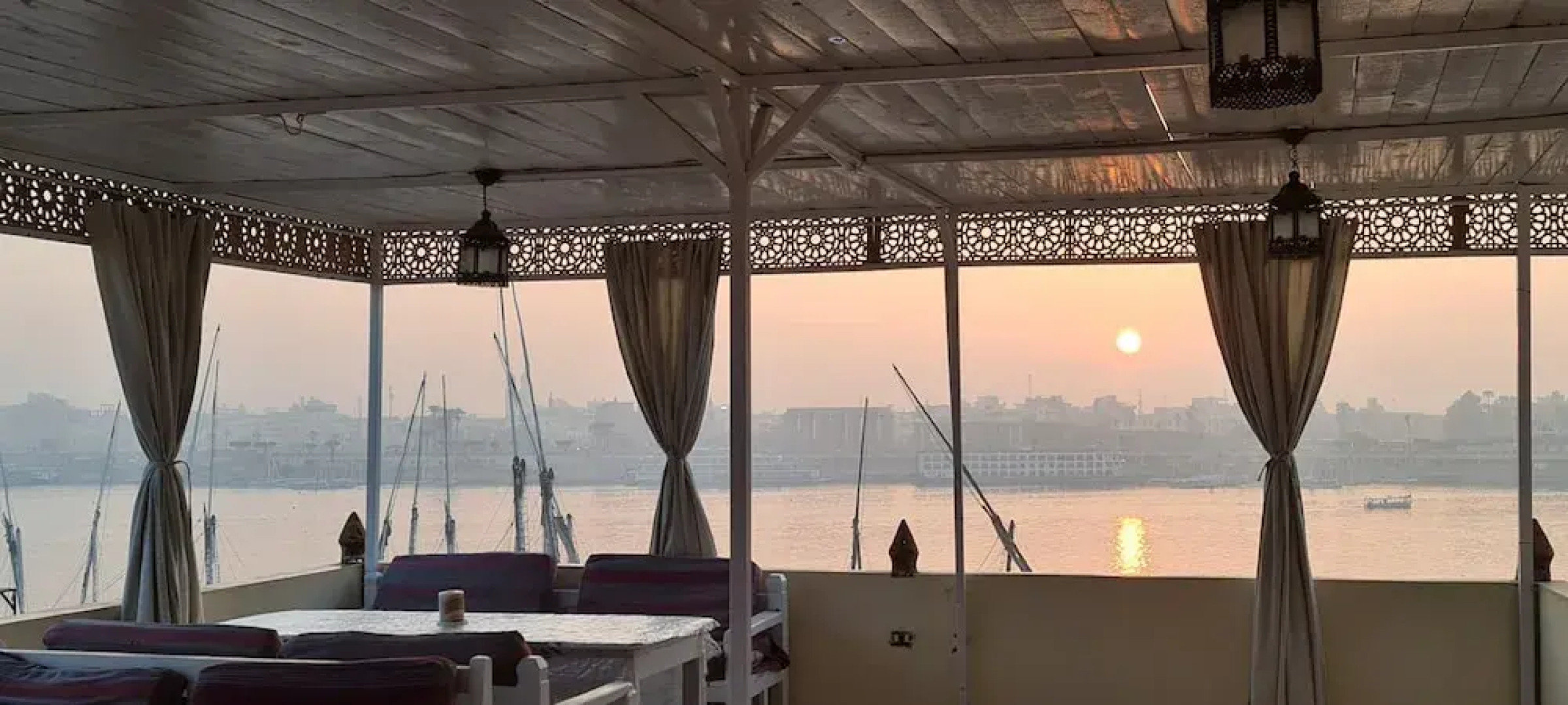 Senmut Luxory Apartments