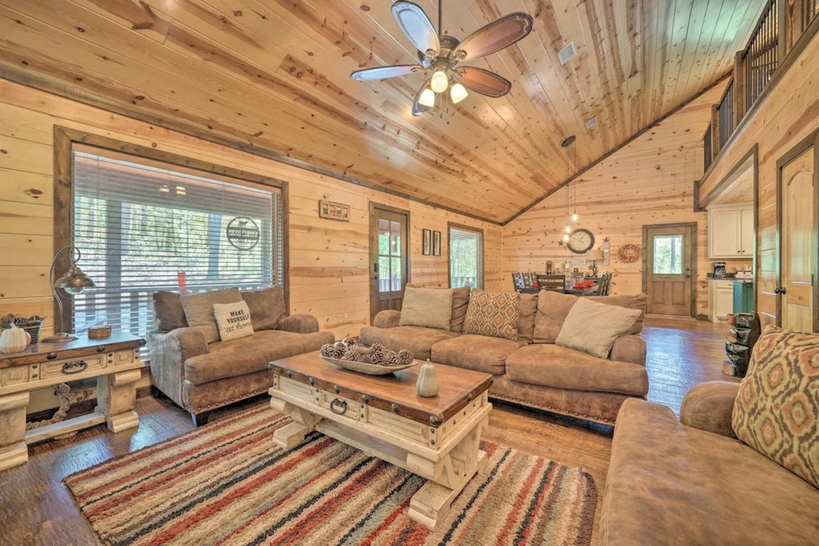 Broken Bow Escape w/ Hot Tub & Basketball Court!