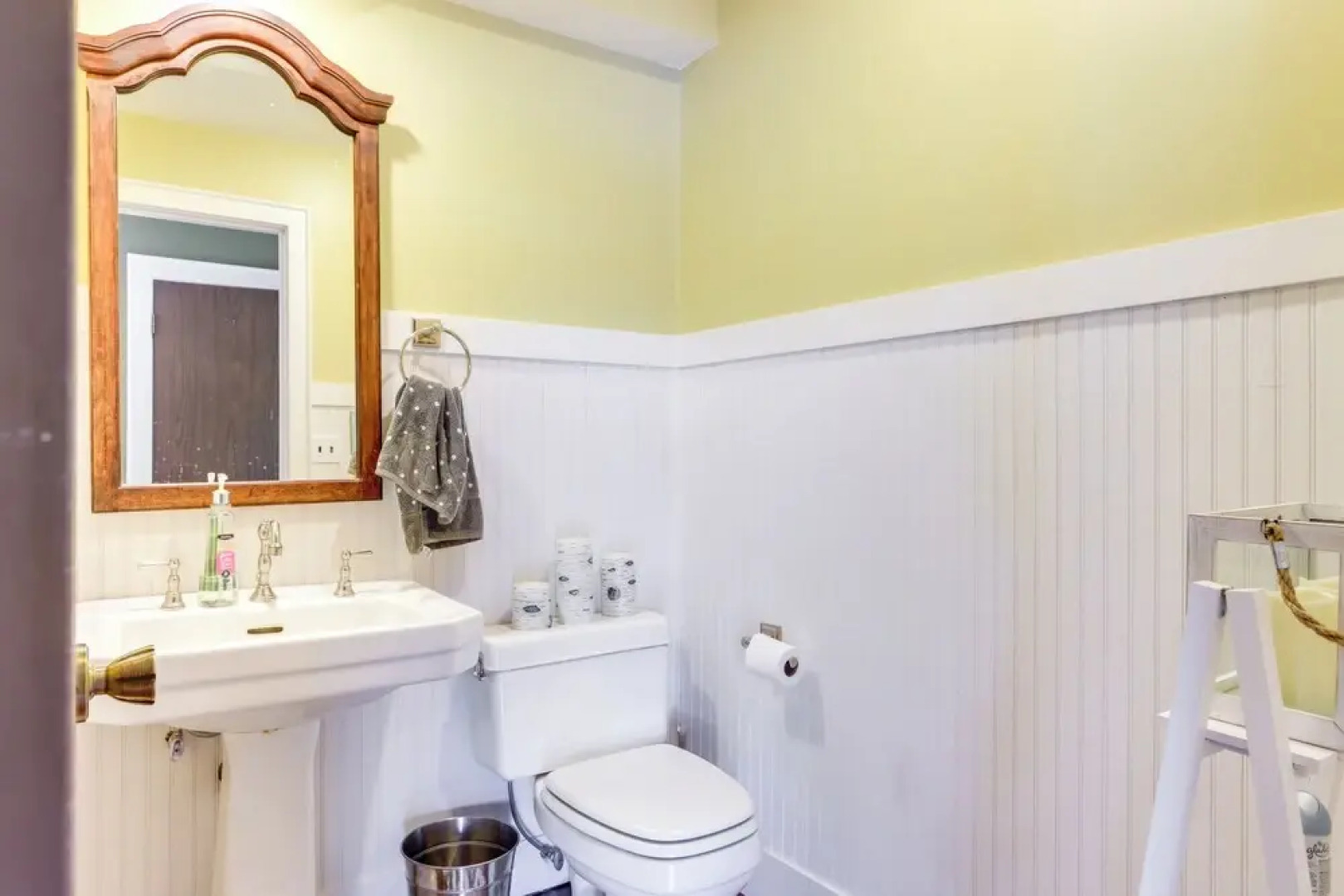 Deck & Boat Dock: Lakefront Getaway in Camdenton