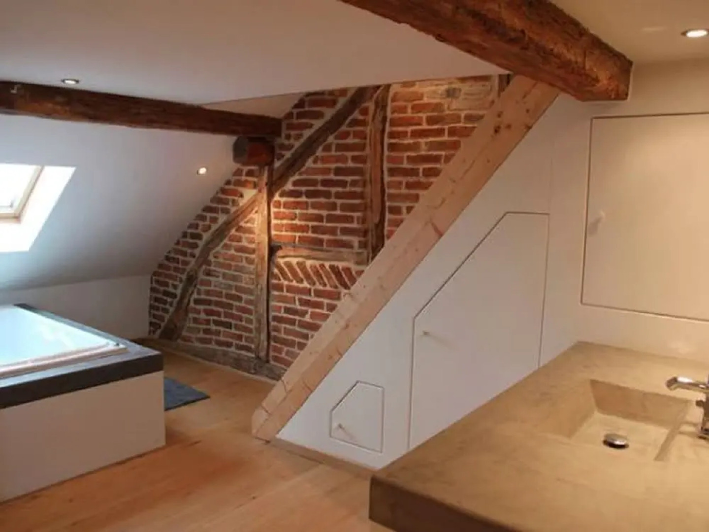 Attractive Holiday Home with Pool, Hot Tub, Fireplace near Spa