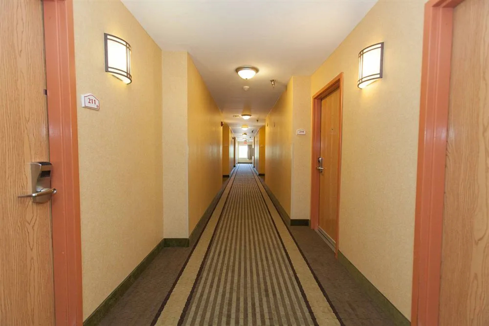 Home Town Inn Ringgold