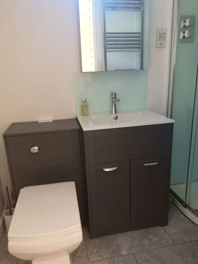 Charming 1-bedroom Apartment Near South Downs