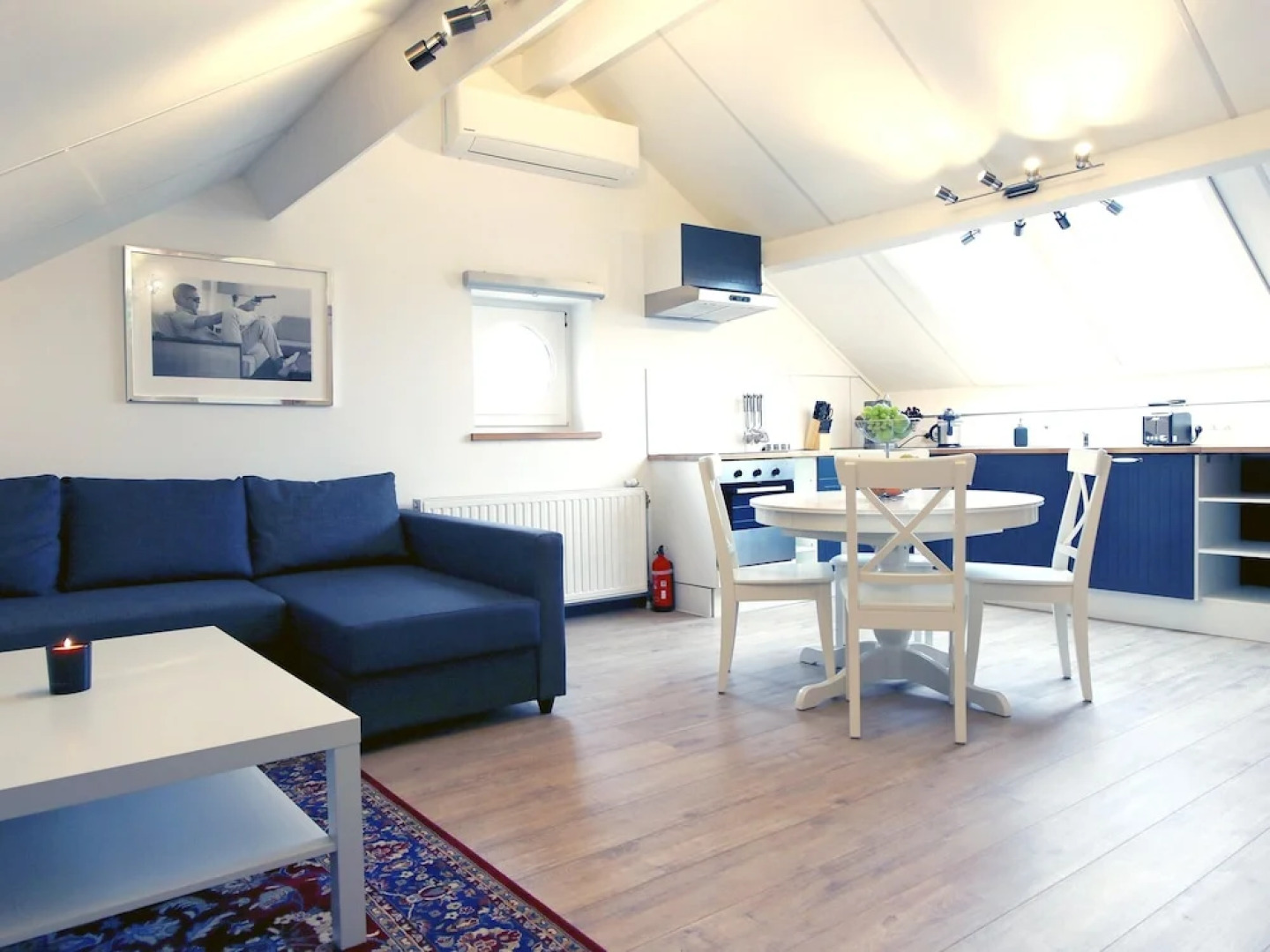 Apartment with One Bedroom in Waterloo, with Wifi