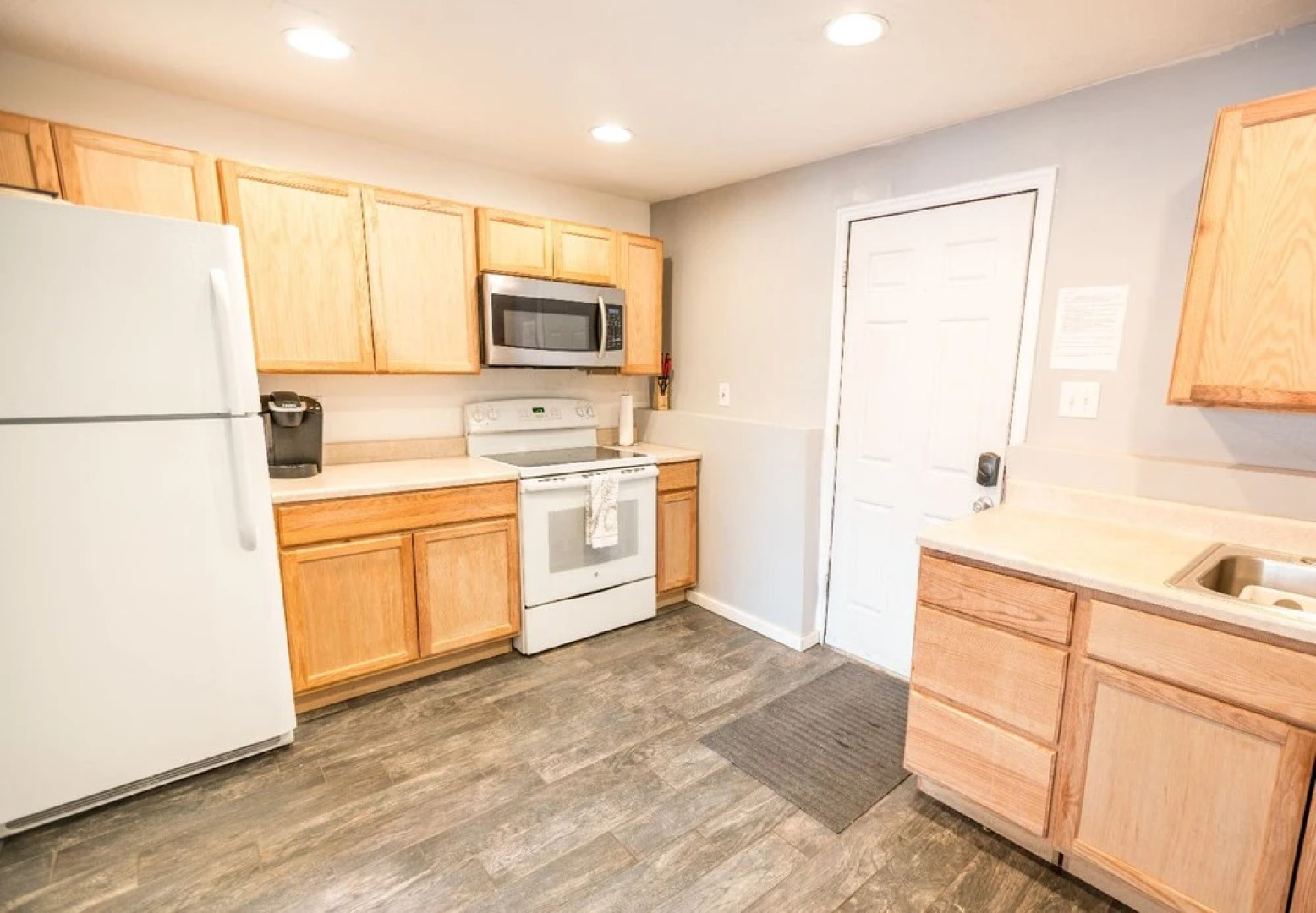 2 Bedroom Basement Apartment Quiet Neighborhood